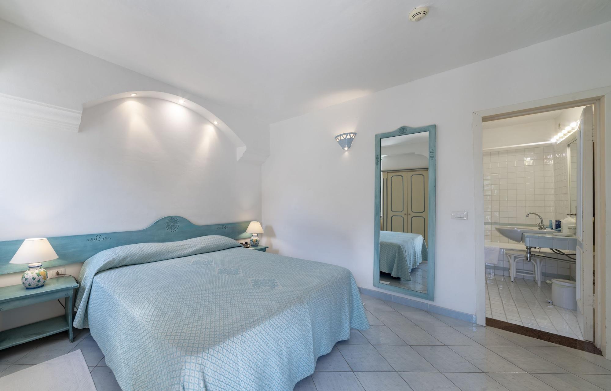 Hotel La Bisaccia Baja Sardinia Εξωτερικό φωτογραφία